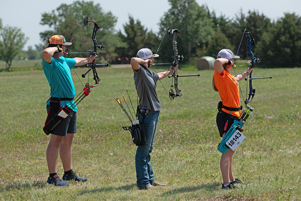 Archery shooting photo